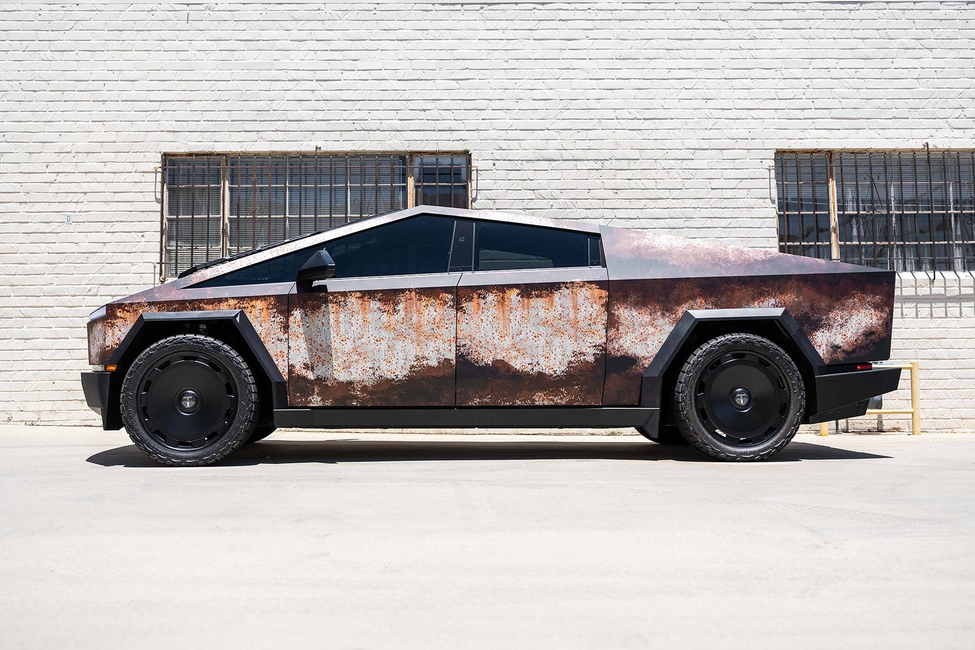 Tesla Cybertruck New Design! Cybertruck RUST custom printed wrap -- T Sportline tesla-cybertruck-custom-wrap-print-rust-24-ctm-matte-black-wheels-1920-2