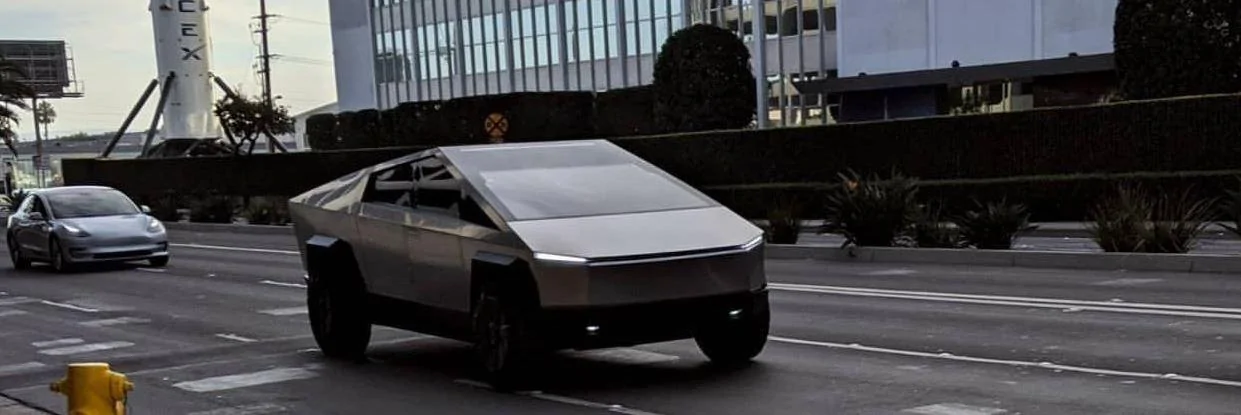 Tesla Cybertruck Cybertruck spotted filming for Jay Leno's Garage and accelerating in traffic (video) Tesla-Cybertruck-Jay-Leno-near-SpaceX-HQ
