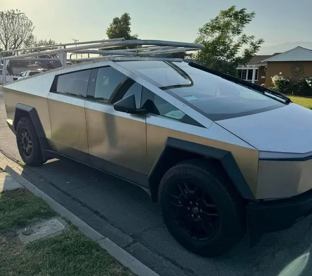 Tesla Cybertruck work truck w: custom Pipe Rack - Ladder Rack 6.jpg