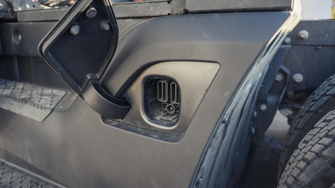 Tesla Roadster 2nd gen No Frunk for the Semi. Tesla-Semi-30