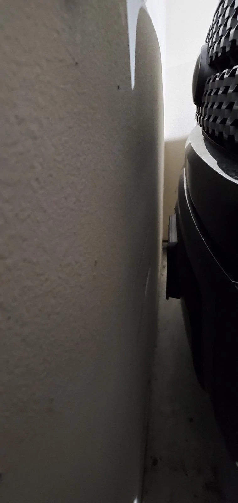 Tesla Cybertruck Musk: Cybertruck dimensions (width + length) can be reduced without losing utility or aesthetics Truck-garage-front