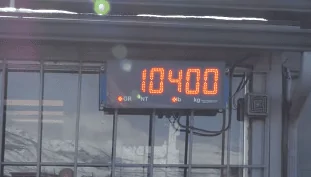 Tesla Roadster 2nd gen JerryRigEverything: How far can the CYBERTRUCK tow 11,000lbs in Freezing Weather? zimage7240