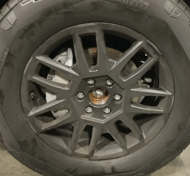 Tesla Roadster 2nd gen New wheel covers scratched all 4 of my rims zimage9942